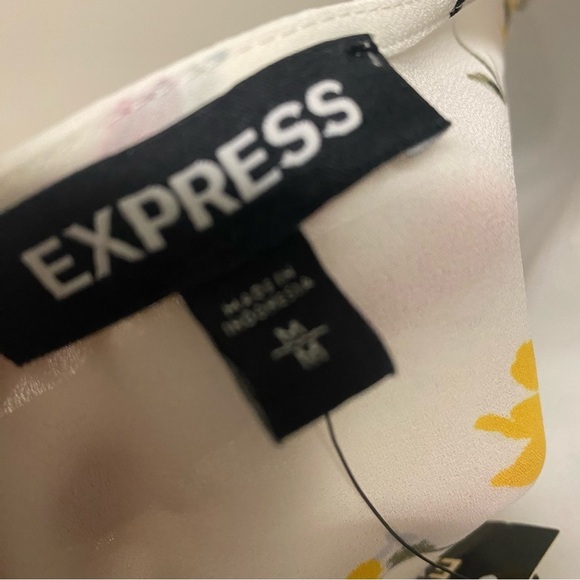 NWT Express Medium Floral Bodysuit - Picture 5 of 5